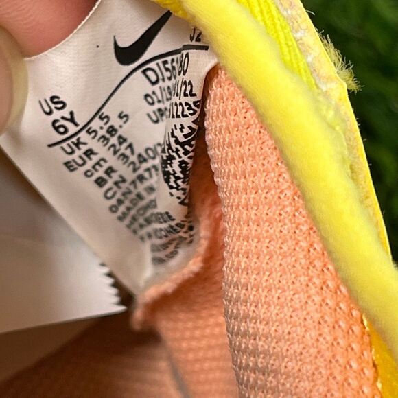 Nike Zoom Mercurial Vapor 15 Academy TF Turf Soccer Shoes Junior size 6Y/ Women’ - Picture 8 of 8